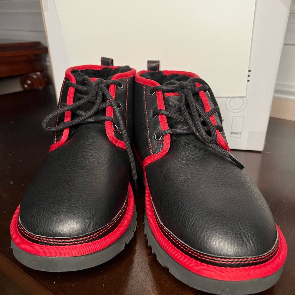 Ugg Australia Men`s Neumel Boots Size 13